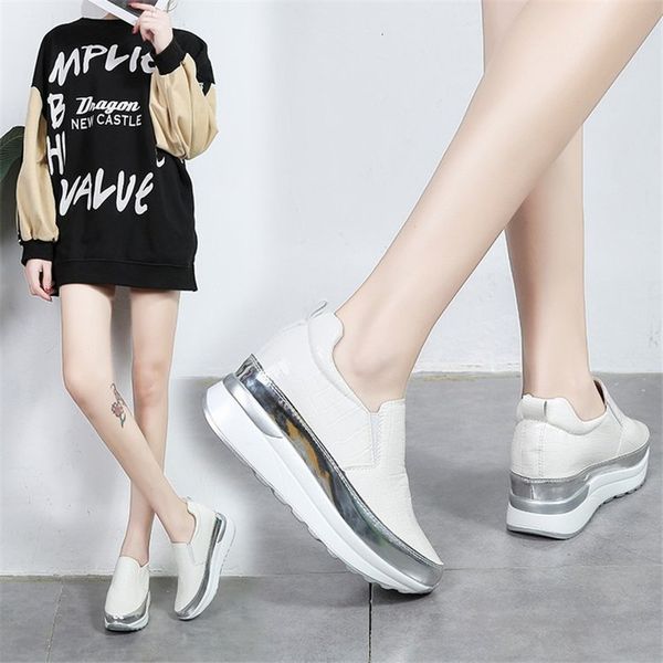 

2021 new spring female casual leather heels black white shoes kd2e