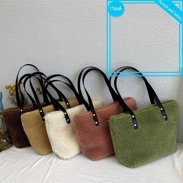 

artificial lamb wool ladies shoulder bags large capacity soft plush handbags for women fashion winter female travel casual tote qmwm