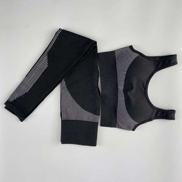 

women's seamless yoga two hip piece lifting fitness suit, Gray