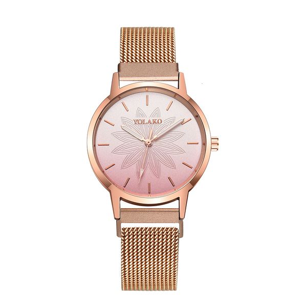 

yolako new fashion ladies magnet wristwatch women elegant simple flower pattern quartz watch women casual watch relogio feminino, Slivery;brown