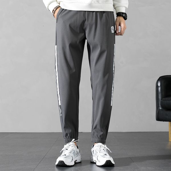 

autumn and winter 2020 korean fashion straight tube loose sports corset capris for young men's leisure pants, Black