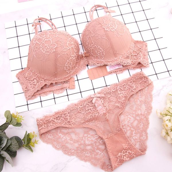 

fashionable underwear, gathering, embroidered lace, temptation, comfortable upper support, side closing steel ring bra suit, Red;black