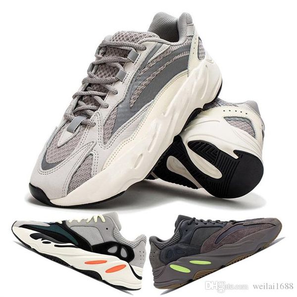 

2018 new breathable 700 runner leather and mesh casual shoes runner 700 tech bubble cushion fashion luxury mens women designer sandals shoes
