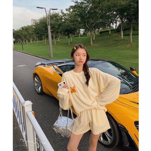 

2020 spring and autumn bear embroidered women's thin loose korean style slimming ins trendy shorts available sweater shorts sweater, Gray