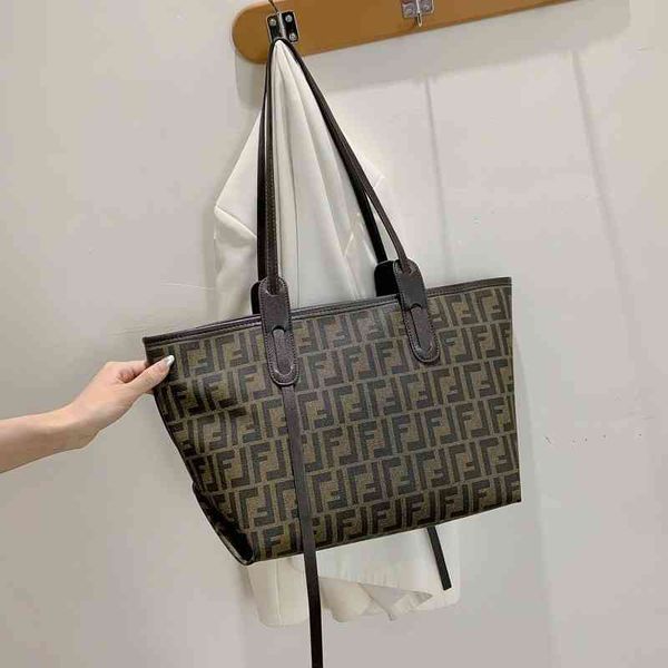 

2022 latest handbag factory store on red texture spring high-capacity one shoulder women's child mother u6ho