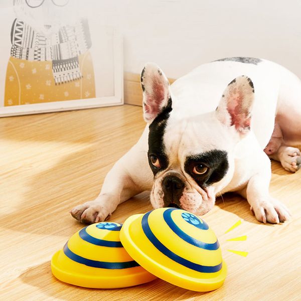 Brinquedos para cães Squeaking Sounding Disc Woof Glider Pet Dogs Interactive Vocal Ball Bola de dente para cachorro mastigar Bola de comida limpa Brinquedo para animais de estimação LJ201028