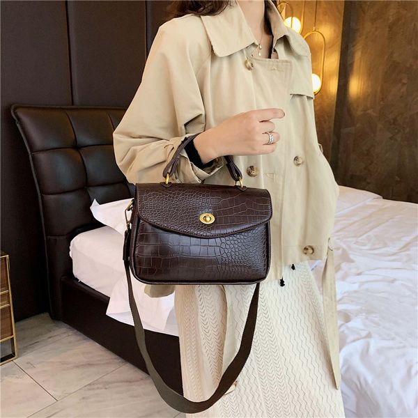 

2021 new korean women's bag spring and summer messenger personalized solid color custom single width shoulder strap handbag