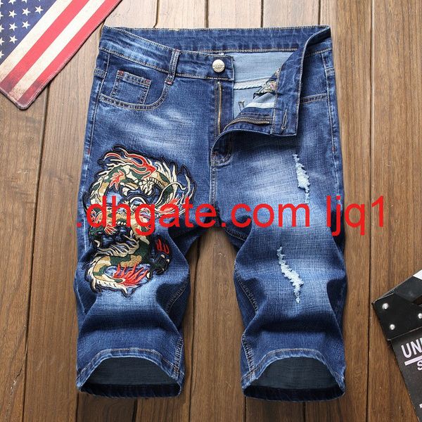 

new men's jeans in spring of 2019 5 / chinese pants embroidery chinese style straight tube large denim shorts for men, Blue