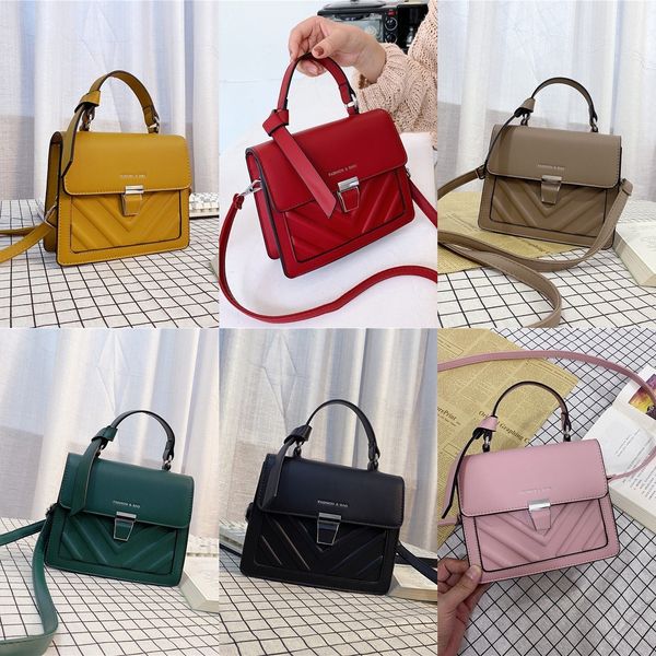 

jietong women's autumn 2020 fashionable versatile texture gilded gold shoulder handbag shoulder bag lock heavy industry embroidery hand