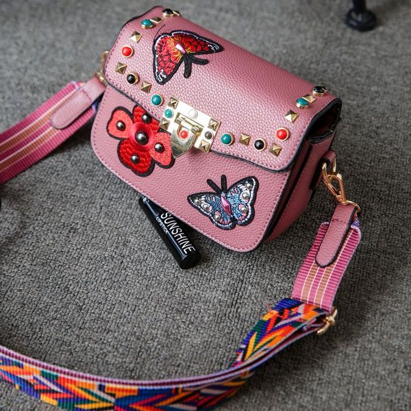 

женщины кожа вышивки сумка девушки мешки плеча женщины сумка braccialini стиль ремесленная дизайн искусство мультфильм бабочка