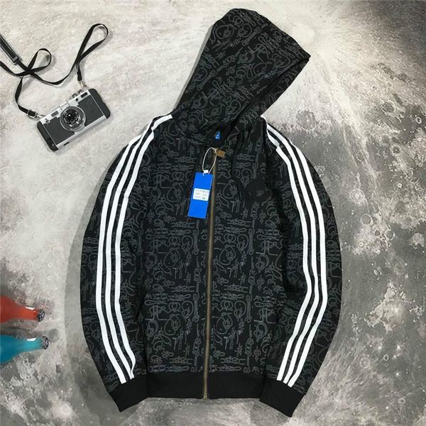 

2020 brand new fleece lined bomber jacket winter stand collar jacket men coat men zipper windbreaker baseball jacket man 849775, Black;brown