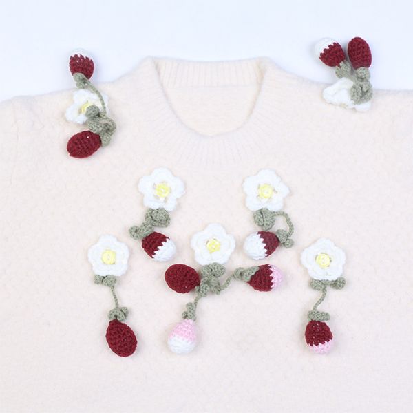 

new loose blouses for luxury women, thick floral embroidery, neck pullovers 2021 autumn, chic party clothes. dnnf, White;black