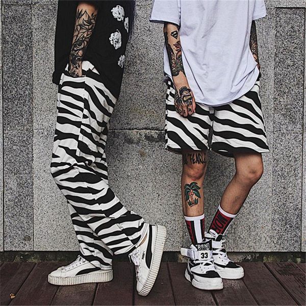

harajuku bf retro zebra hip-hop loose shorts 2020 summer new men and women couple casual high waist shorts1, White;black