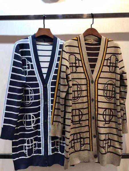 

2022 factory wholesale new model women's clothing autumn and winter atmospheric heavy industry fashion casual knitted cardigan women, White;black