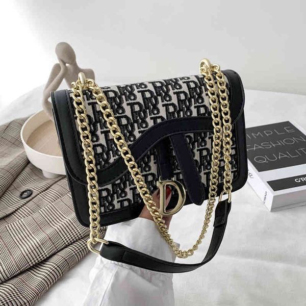 

2022 factory outlet bag female new letter single shoulder slung korean small square bag summer zero wallet simple fashion zoa1