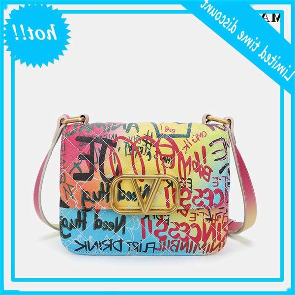 

2020 new color graffiti one shoulder messenger fashion personality versatile bag