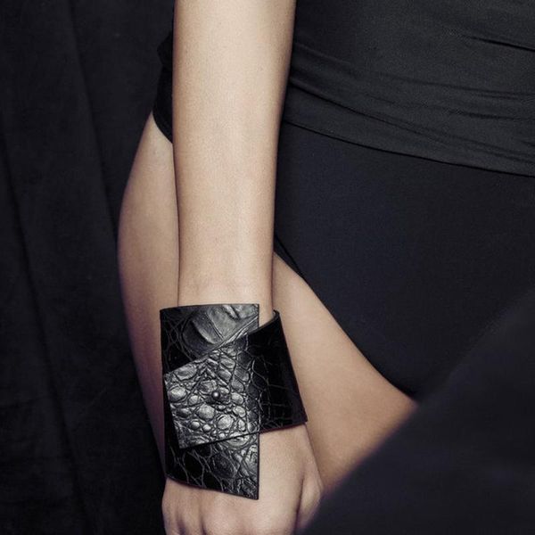 

yd ydbz поддельные крокодил кожаный браслет мода нерегулярное ювелирные изделия женщин браслеты могут регулируемое punk black leather ювелир, Golden;silver