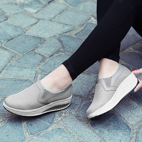 

2021 new women's knitted or flat breathable crocheted swing shoes r46k, Black
