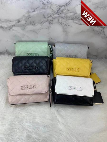 

2022 new gu embroidered lattice pendant chain small square bag