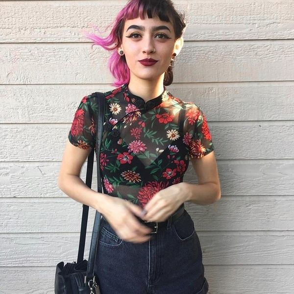 

2021 new superior net thin perspective turtleneck with turnbuckle flower short female sleeve shirt summer z9pe, White