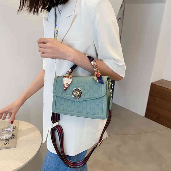 

2022 factory wholesale new model women's trend small square single shoulder messenger soft handle bags women, Black;red