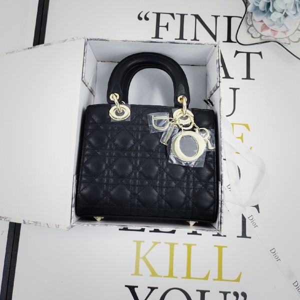 

2021 luxury new diamond chain bag women's messenger shoulder bag fashion retro handbag versatile badge shopping bag