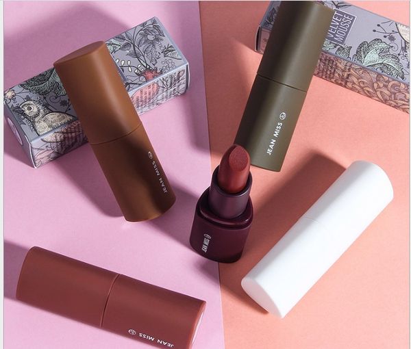 

wholesale cosmetics make-up velvety mousse lipstick is a long-lasting moisturizing non-cup lip gloss