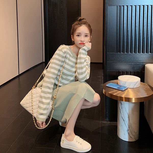 

knitted skirt two suit short skirt sweater piece suit women's autumn wear new style early 2020 autumn sweater age reduction xlsr0, White;black