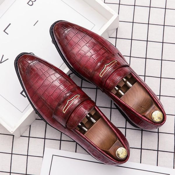 

2020 new men's luxury crocodile pattern wedding leather shoes slip on casual shoes nightclub designer men's business, Black