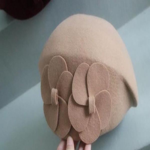 

2021 new woollen beret autumn winter cap flower painter hat lady elegant versatile wind short eaves, Blue;gray
