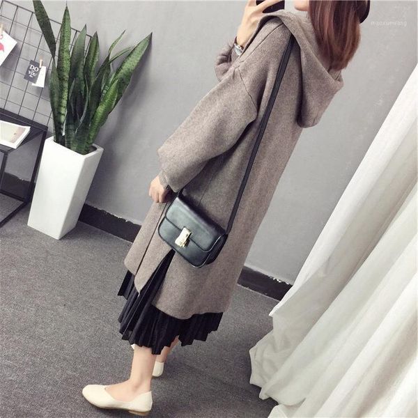 

2008 autumn and winter new harvest woman knitted cardigan bubble sleeves1, White;black