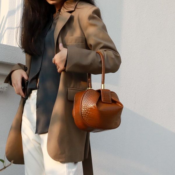 

мода catwalk show сумки женщины новые женские из натуральной кожи круглый шар мешок руки