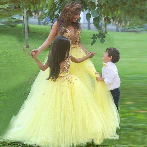 Amarelo Tulle princesa florista vestidos até o chão Matched Sash Applique Sheer aniversário das meninas Pageant Vestidos Primeira Comunhão Vestido