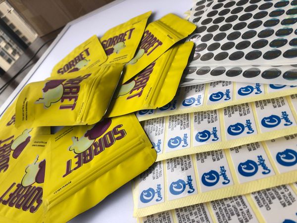 

сумки для sf калифорнии 3.5g местные сумки майларовый edibles упаковка желтого и этикетки сорбет печенье ароматизаторы наклейки голограмма y, Pink;blue