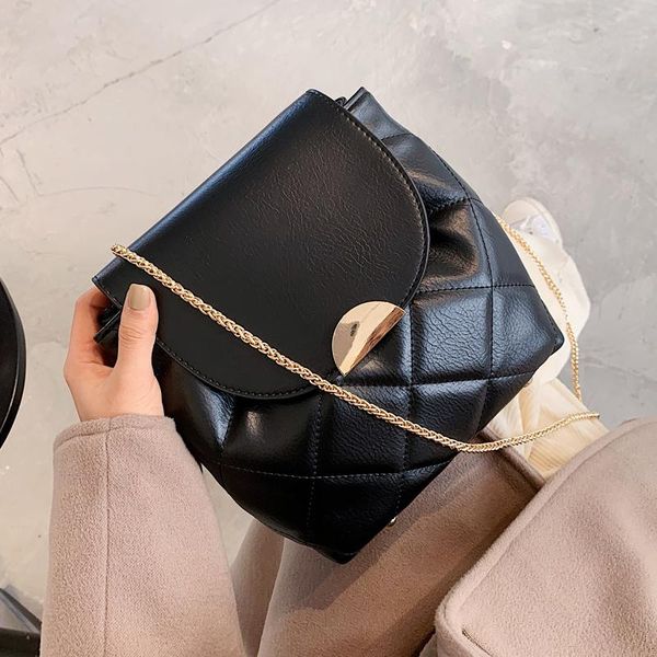 

2021 contracted trending small pu leather bucket bags for women 2021 winter designer lady shoulder handbags