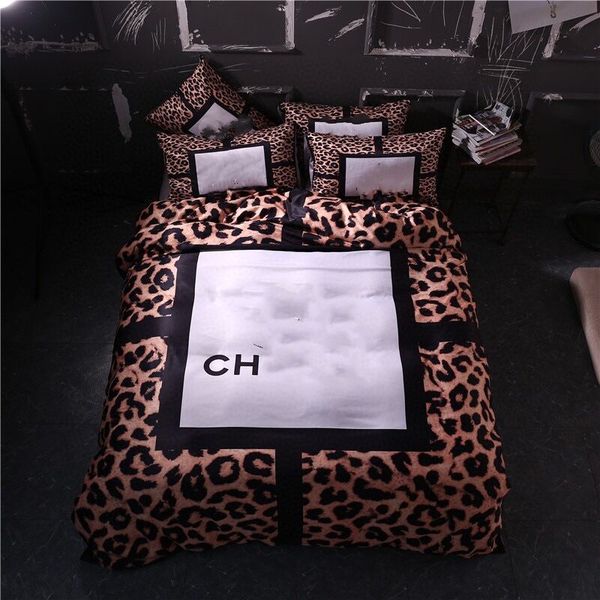 

brown designer bedding sets duvet cover velvet leopard  bed comforters sets cover 4 pcs pillow cases  size bedding