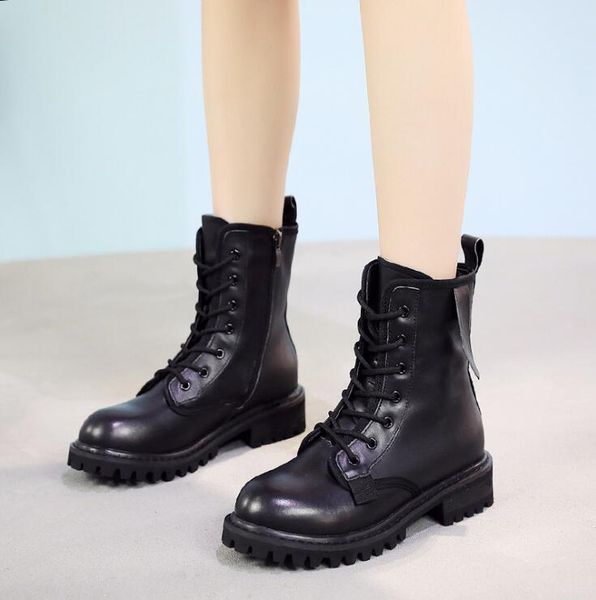 

2020 autumn and winter new first layer cowhide boots flat bottom strapping motorcycle boots net red round toe mid-tube boots, Black
