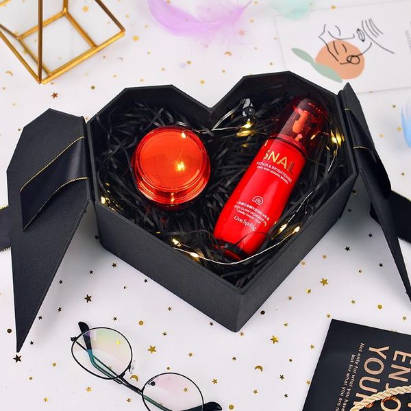 

empty paperboard cardboard eco-friendly heart shaped gift box for rose flower