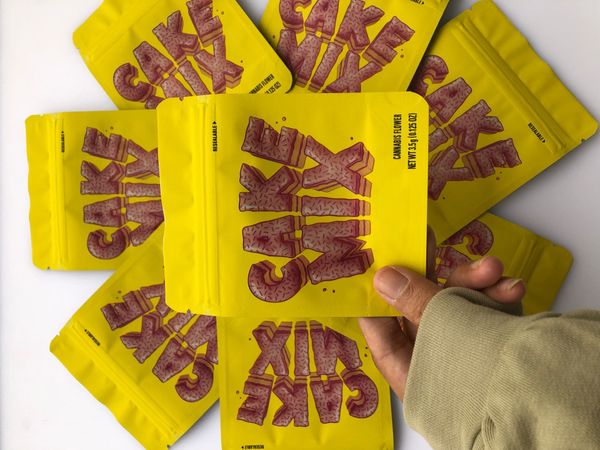 

bag edibles and bags yellow cake mylar bags cookies flavors mix local empty stickers label 3.5g hologram packaging wmtum jjxh