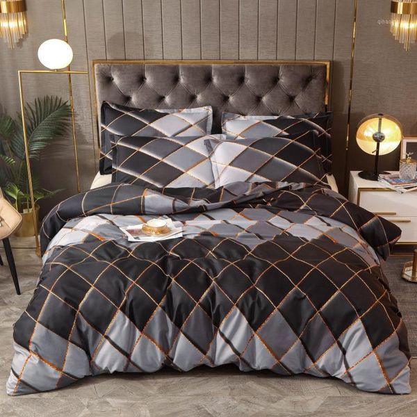 

100% quality luxury bedding sets cotton duvet cover with pillowcases reactive printing geometric gold line bed set  size1