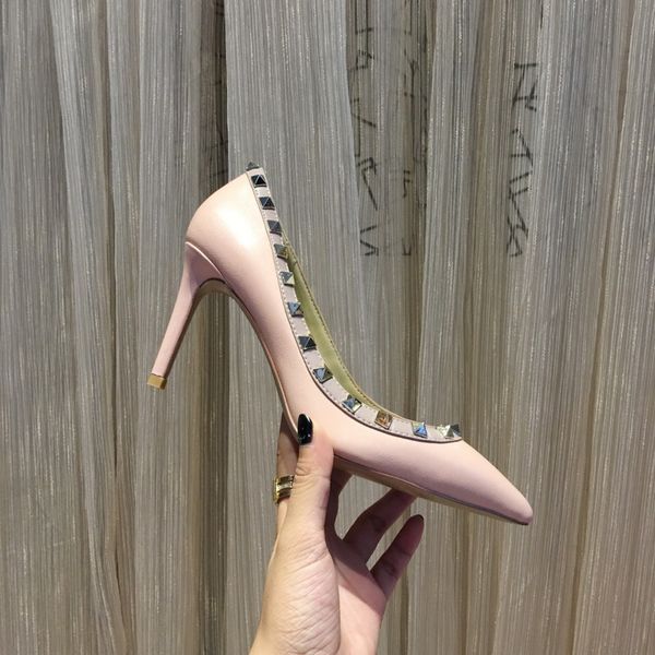 

2020 new rivet pointed high heel shoes women's slim heel shallow mouth leather willow nail bridesmaid annual meeting wedding shoes sing, Black