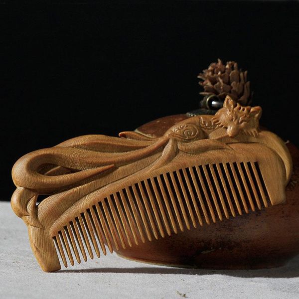

1pc boutique hand-carved sandalwood craft comb for hair professional fox massage combs hair brush styling tools gift for healthy