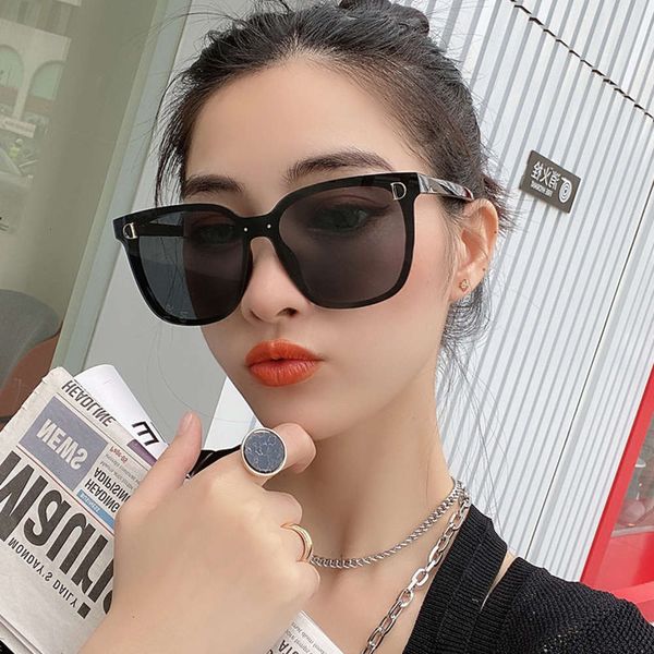 

screen, square sunglasses, female face, sun red ins tiktok 2020 new anti uv polarized sunglasses, White;black
