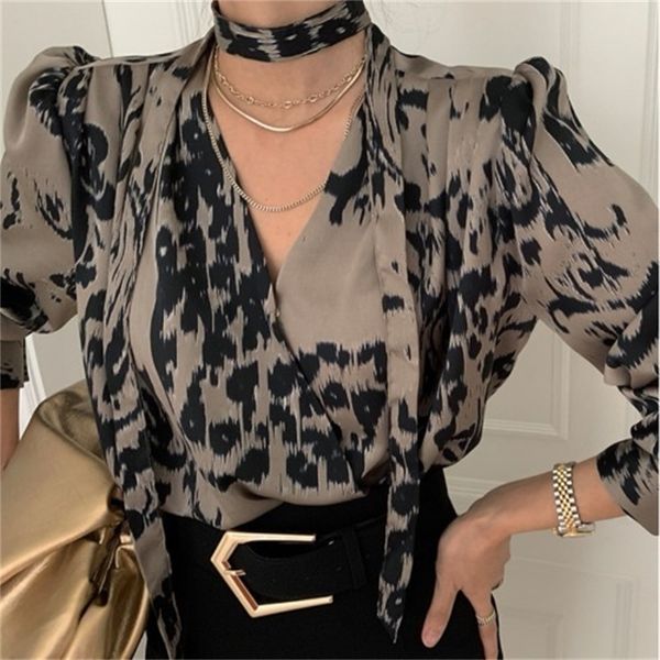 

2021 new chic lace up blouse women's spring 2021 new haltar v-neck single breasted print long sleeve shirt x2i3, White