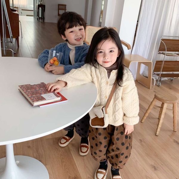 

2020 autumn new korean version boys' and girls' twist cardigan children's solid color single breasted sweater, Blue
