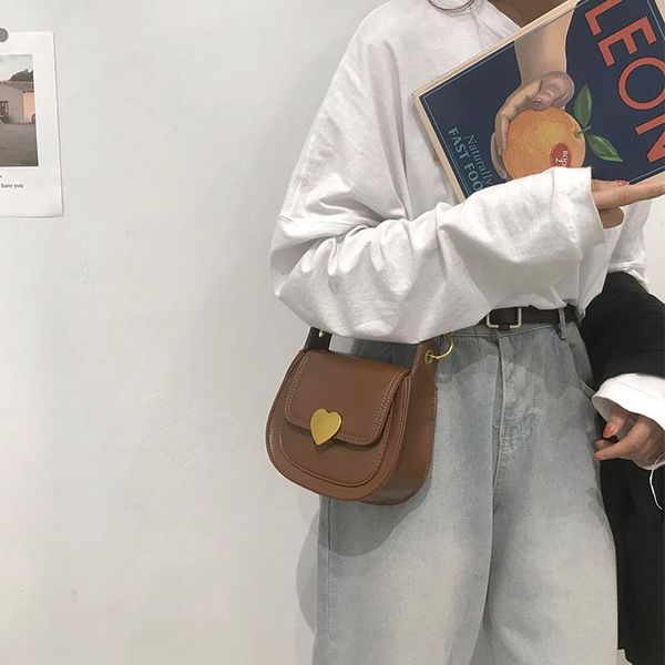 

the new winter fashion saddle bag for women 2020 is a one-shoulder instagram bag with a girlish crossbody