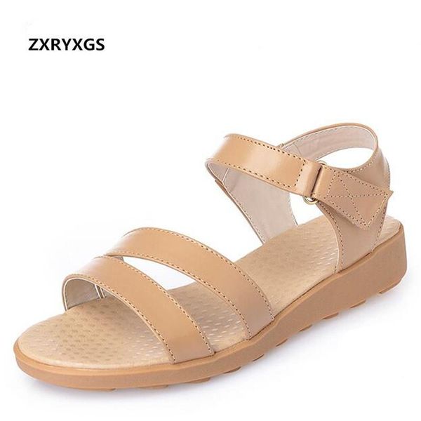 

2020 open toe лета женщин сандалии женщин среднего возраста сандалии flat soft comfort light отдых большой размер натуральная кожа, Black