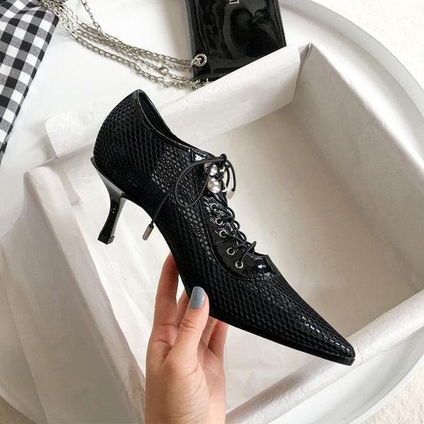 

черные каблуки летней обувь женщина заостренная обувь дышащей сетка новый стиль женщины, Black