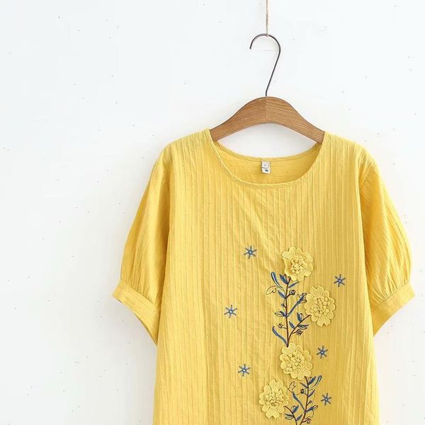 

appliques embroidery o neck cotton women loose tshirts 2021 new plus size summer casual ladies soft t shirts female top, White