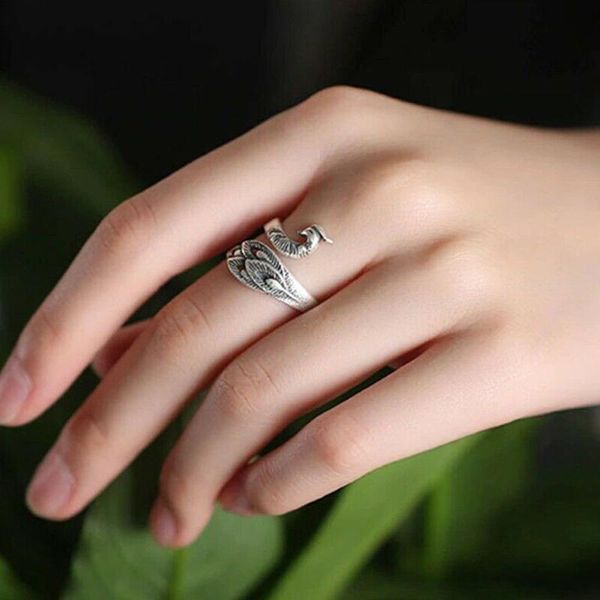 

adjustable knitting loop crochet loop knitting accessories peacock shape ring finger decoration sdf-ship, Black